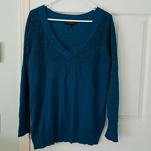 V neck sweater